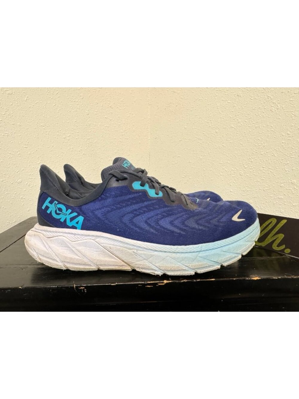 Mens 10.5 Hoka One One Arahi 6 Outer Space Blue White Athletic Running Shoes
